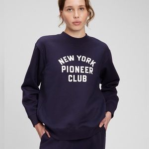 Women’s Gap Sweatshirt - XS